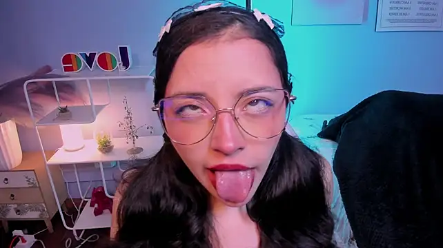 Nina_Thomps' Webcam Show