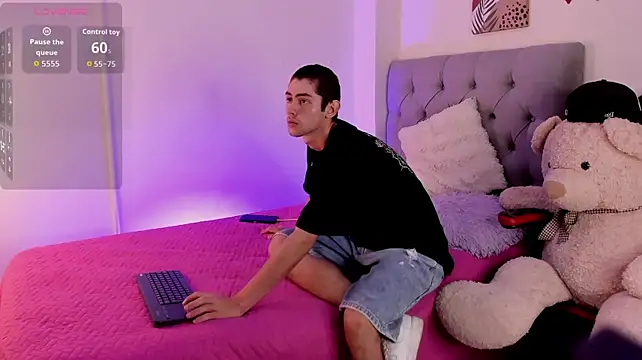 Luke_addams Show in webcam
