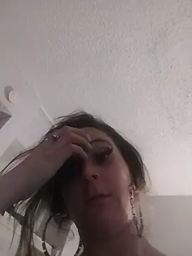 prettyalizae Show in webcam