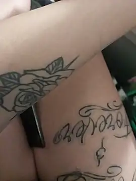 prettyalizae Show in webcam