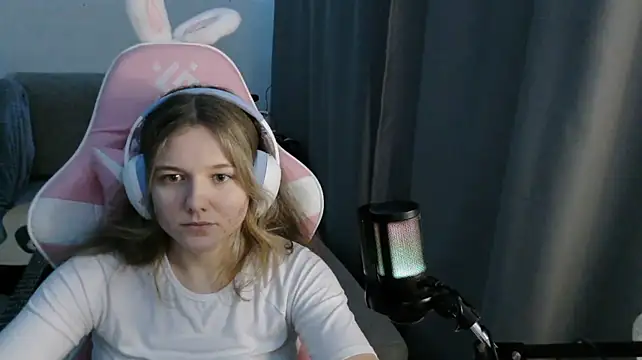 HelenMo0n Show in webcam