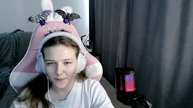 HelenMo0n Show in webcam