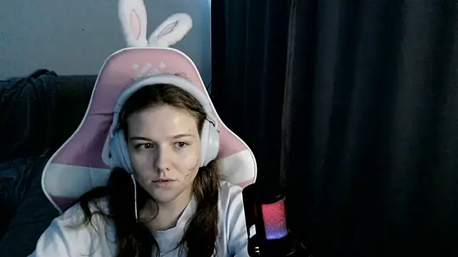 HelenMo0n's Webcam Show