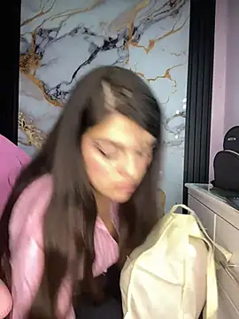 Show modela Nami_ec na web-kameri
