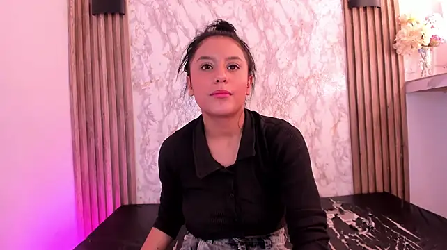 Chat +18 de Mia_233_ ao vivo