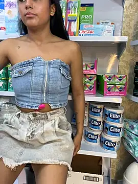 Mia_233_ Live XXX-Chat