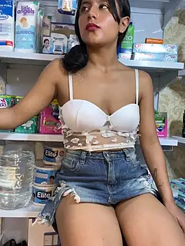 Chat XXX en directo de Mia_233_