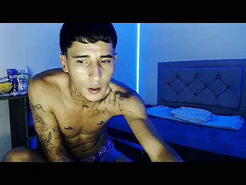 Show modela joshuaath na web-kameri