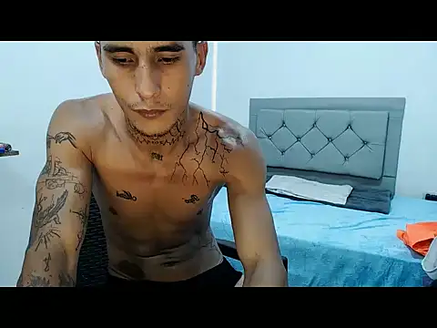 joshuaath Show in webcam