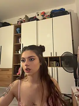 Show modela LaraRoseen na web-kameri