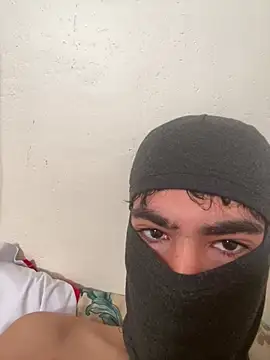 Show modela Aymen00 na web-kameri
