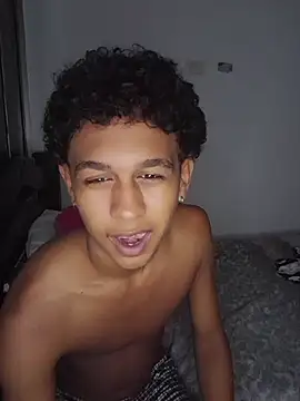 Show de YourCaramelBoy na webcam