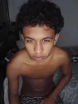 YourCaramelBoy webkamerás műsora