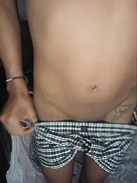 Show modela YourCaramelBoy na web-kameri