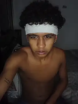 YourCaramelBoy webkamerás műsora