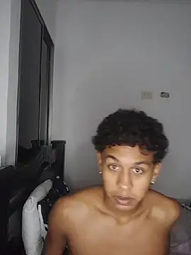 YourCaramelBoy's Webcam Show