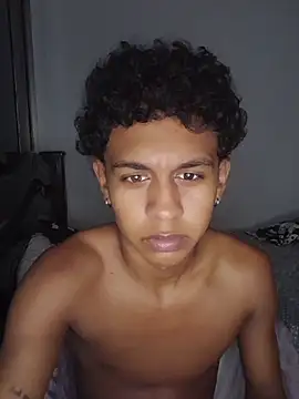 YourCaramelBoy webcam show