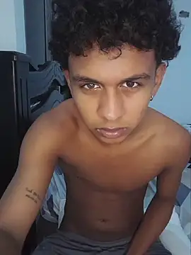 YourCaramelBoy Шоу с уебкамера