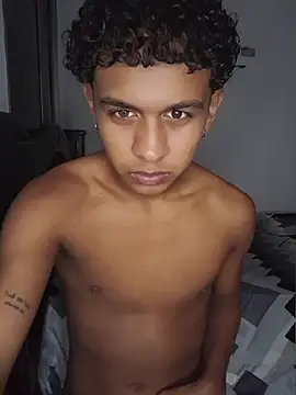 YourCaramelBoy webcam show