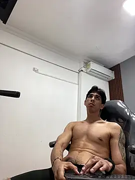 Kael_bickcock 网络视讯表演
