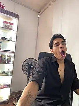 Kael_bickcock webcam show