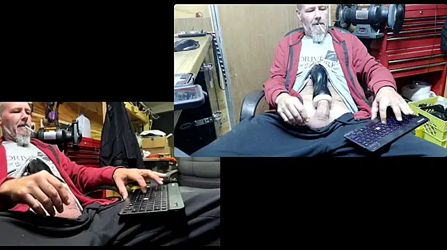 CanadianChris1007's Webcam Show