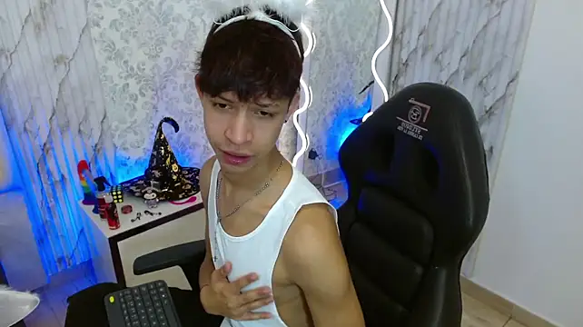 โชว์เว็บแคมของ OLIIVER_TAY