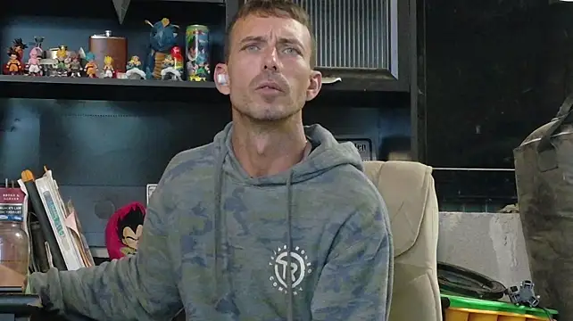 TheInexperiencedCatfish Show in webcam