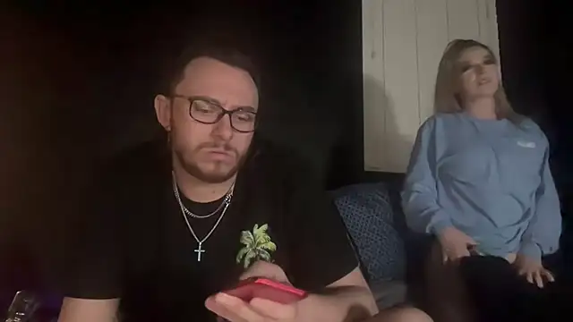 hungandcloudy's Webcam Show