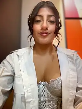 ValeSandoval Show in webcam