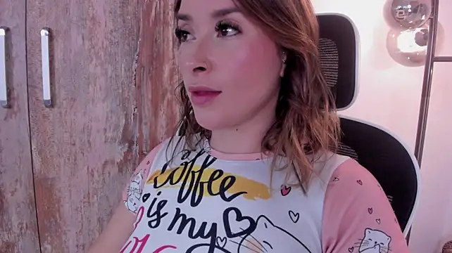 Chat +18 de HannaRogers ao vivo