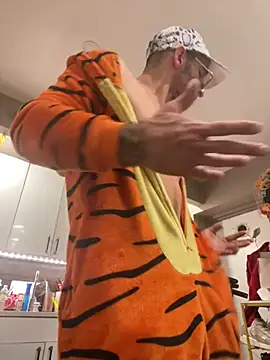 asirTainNYCGuy Шоу с уебкамера