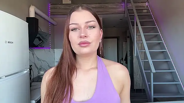 EliseNomik Webcamshow