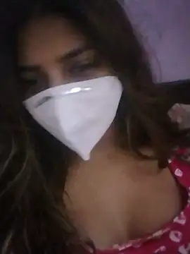 Lavanya09: διαδικτυακό σόου στην κάμερα