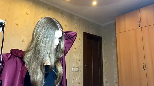 DelcieLipari Webcam-Show