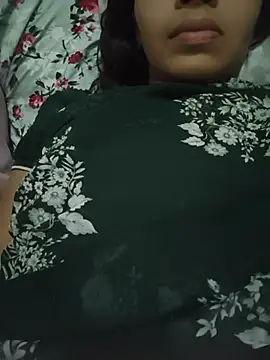 הופעת וובקאם של Sweet_Sharma09