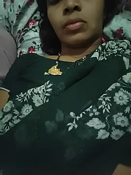 Show modela Sweet_Sharma09 na web-kameri