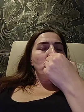 MilaMature's Webcam Show