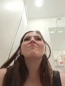 MilaMature Pertunjukan Webcam