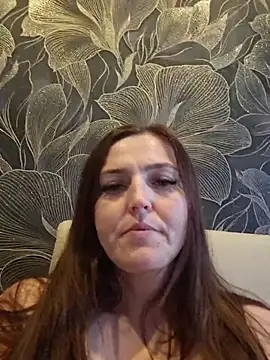 MilaMature's Live XXX Chat