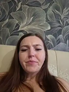 MilaMature's Live XXX Chat