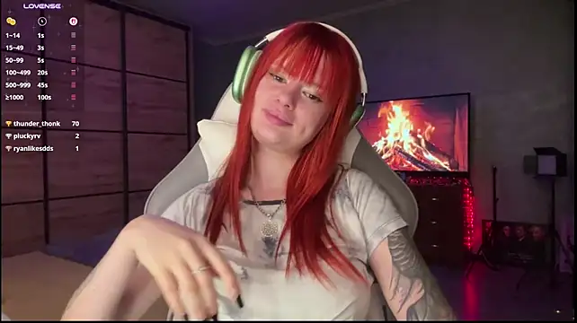CocoonedMangrove Show in webcam