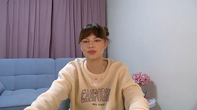 SelenaVeyneのライブXXXチャット