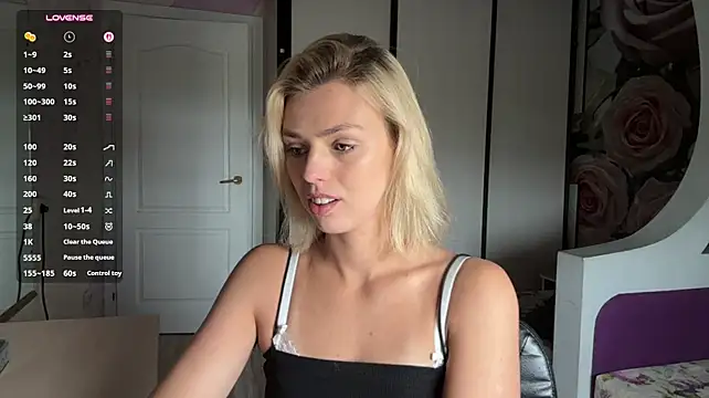 Chat +18 de JeniferAloha ao vivo