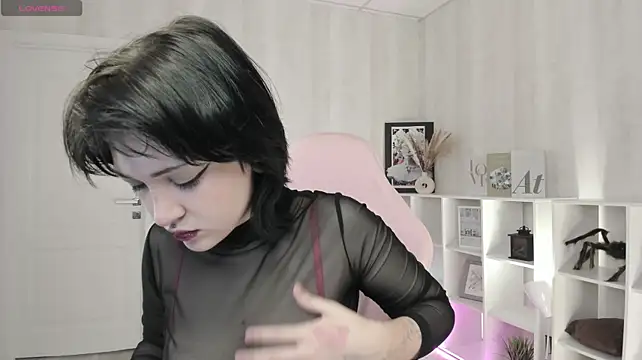 LisaMallow live XXX chat
