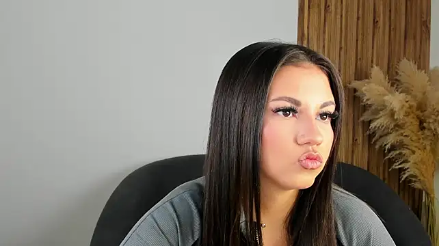 Chat XXX ao vivo de MonicaMartinezi