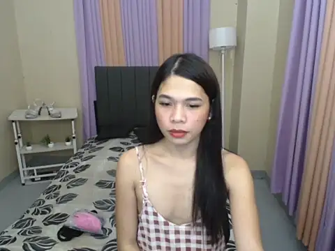 Show modela XxHolyhole69 na web-kameri
