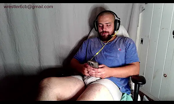 Wrestler6 Show in webcam