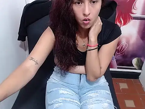 Show de pervertt_sara na webcam
