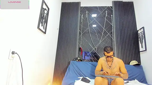 AronCollen's Webcam Show